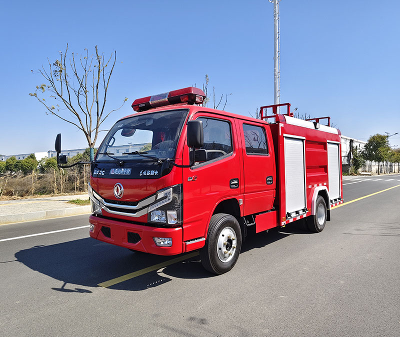 東風(fēng)2.8噸水罐消防車